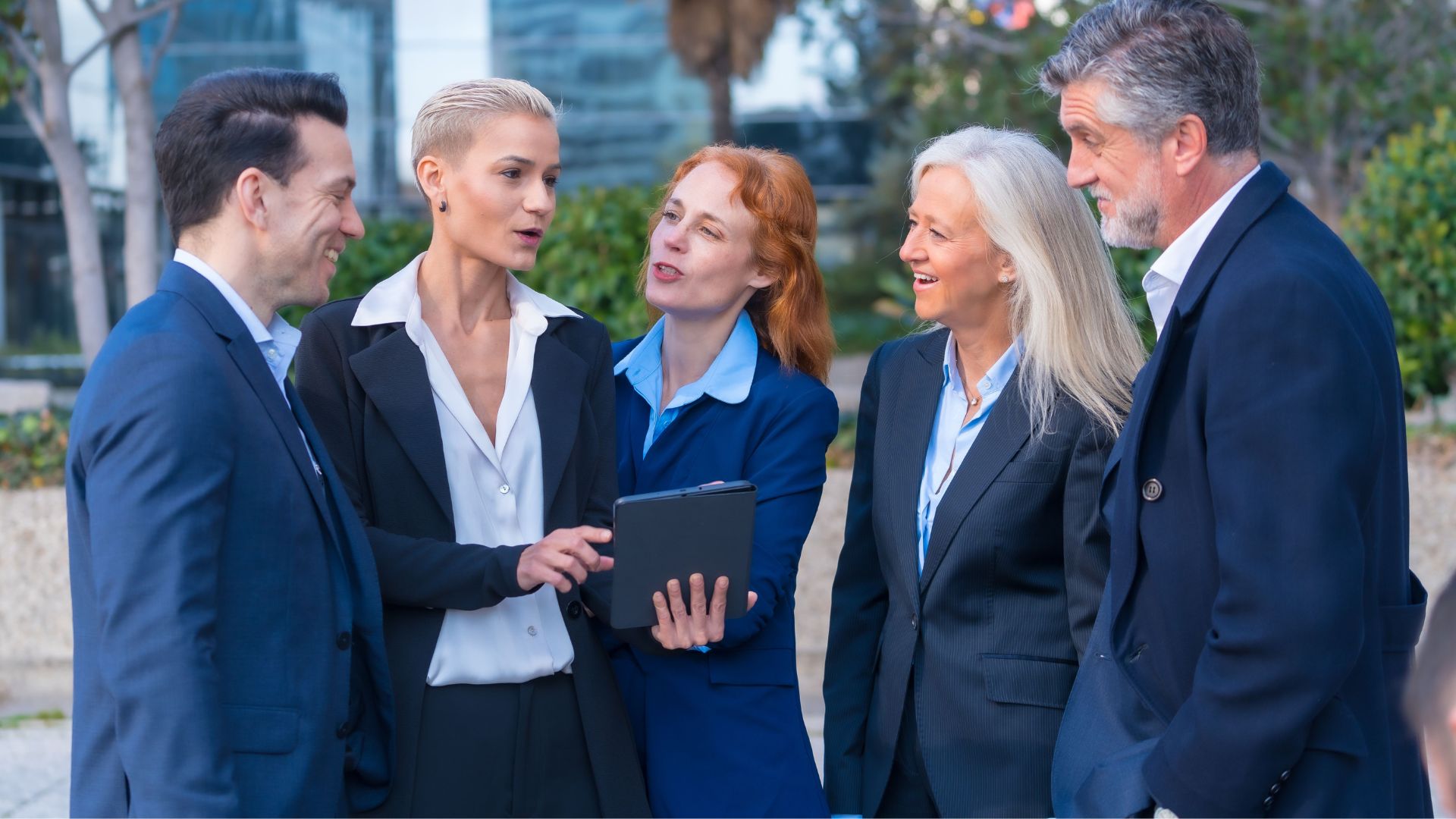 A family discuss relationship therapy for family business in Ontario.